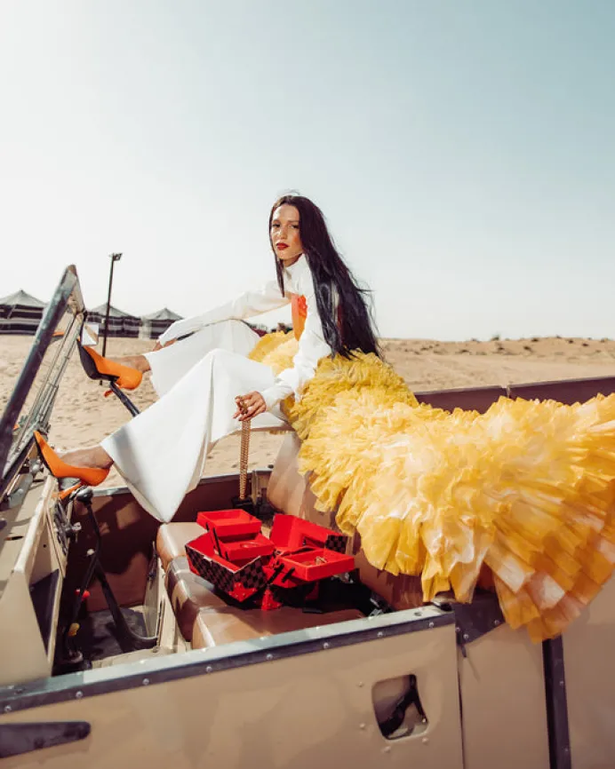 ALL OR NOTHING SHARKS IN PARIS JEWELRY CASE